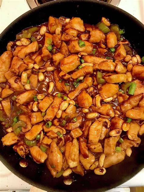 Tasty Chicken With Peanuts